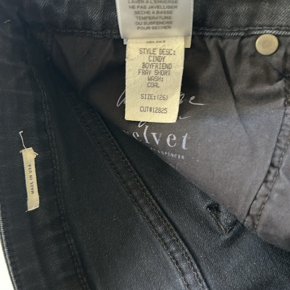 VELVET By Graham & Spencer Cindy Frayed Hem Boyfriend Shorts Coal - Picture 8 of 9